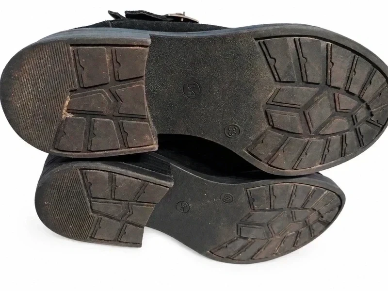 Sigma botki biker 39 czarne ćwieki klamry rock