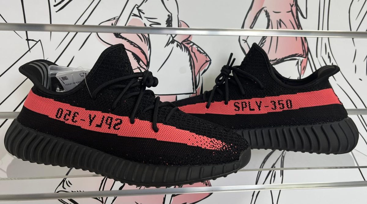 Adidas Yeezy Boost 350 V2 „Red Stripe” rozmiar 45 1/3