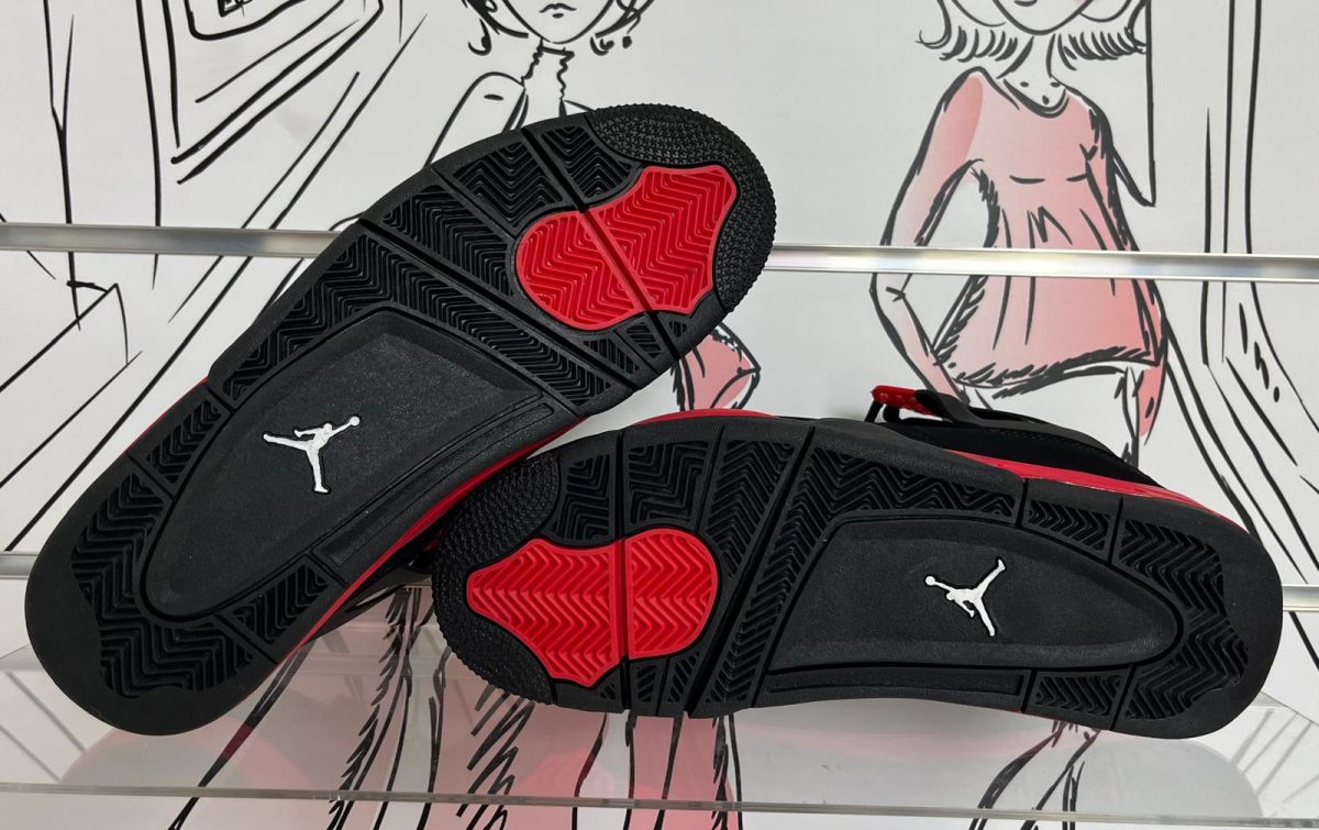 Nike Air Jordan 4 Retro „Red Thunder” rozmiar 44