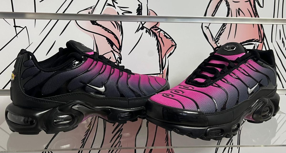 Nike Air Max Plus „Black/Hyper Pink” rozmiar 42