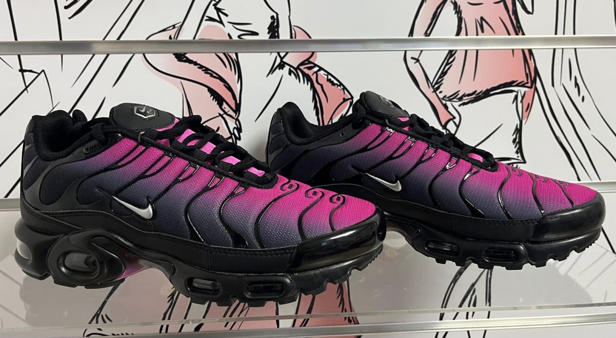 Nike Air Max Plus „Black/Hyper Pink” rozmiar 42
