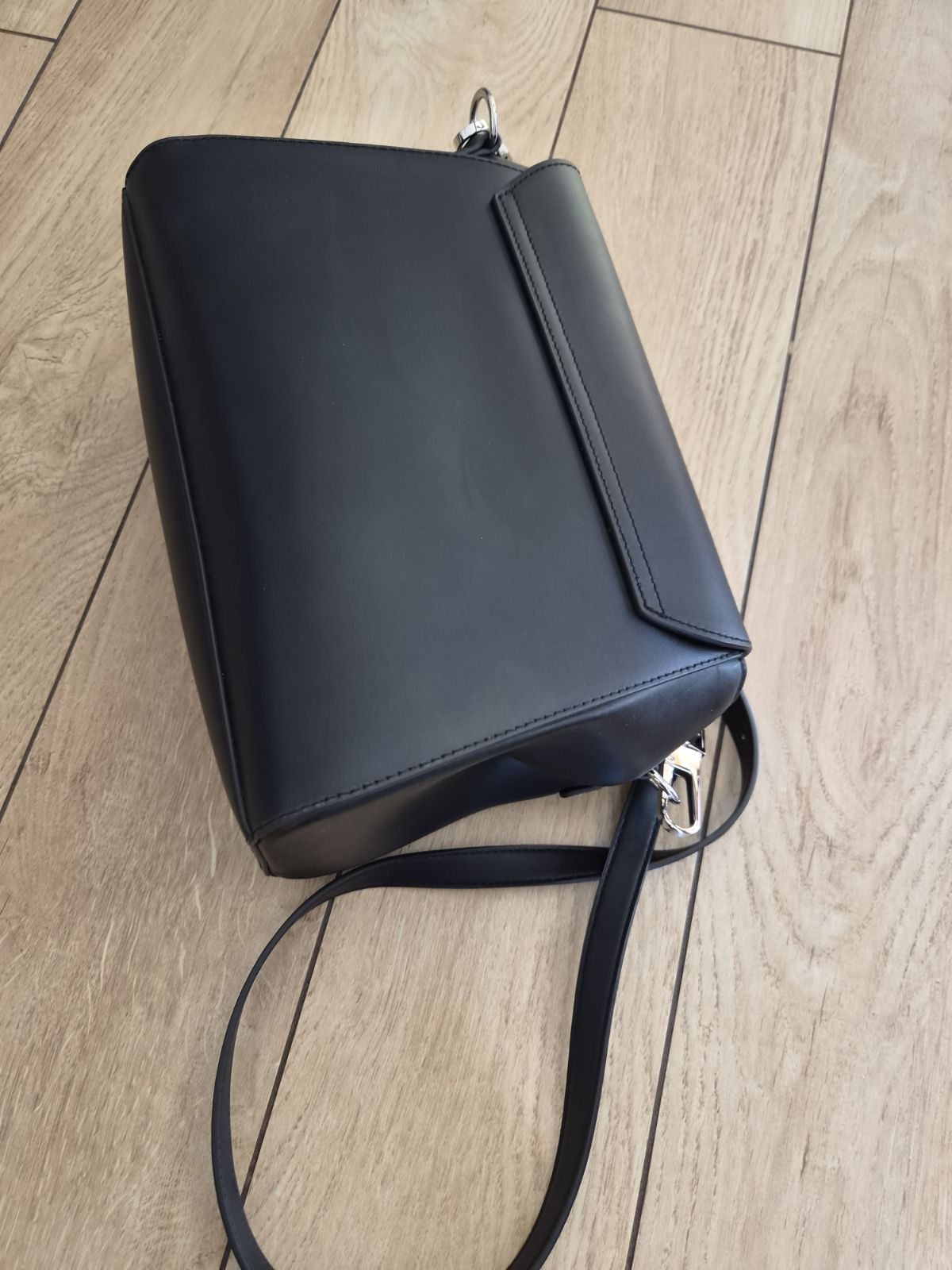 Czarna torebka Gino Rossi kuferek do ręki na ramię stan idealny