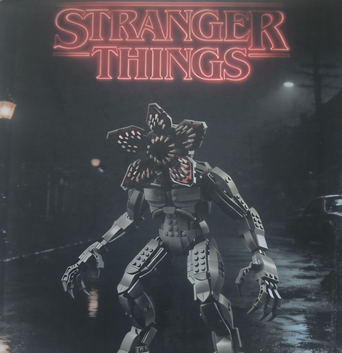 zestaw klocków konstrukcyjnych przedstawiający figurkę Demogorgona z popularnego serialu Stranger Things.