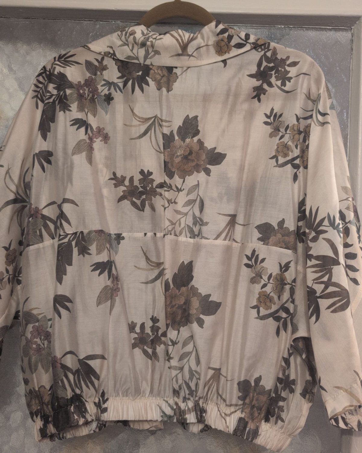 Koszula oversize New Collection w kwiaty, lyocell, zdjęcie z aparatu Vistitio